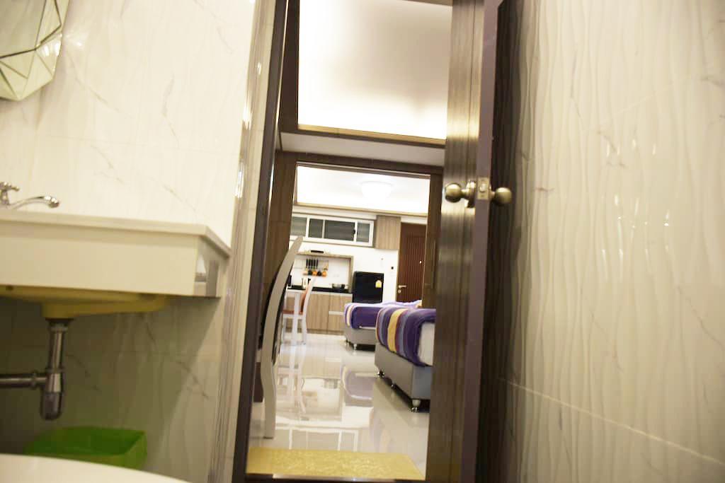 Family Suite Room Pratunam Бангкок Экстерьер фото