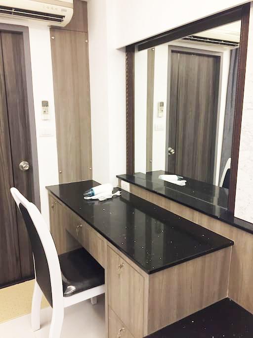 Family Suite Room Pratunam Бангкок Экстерьер фото