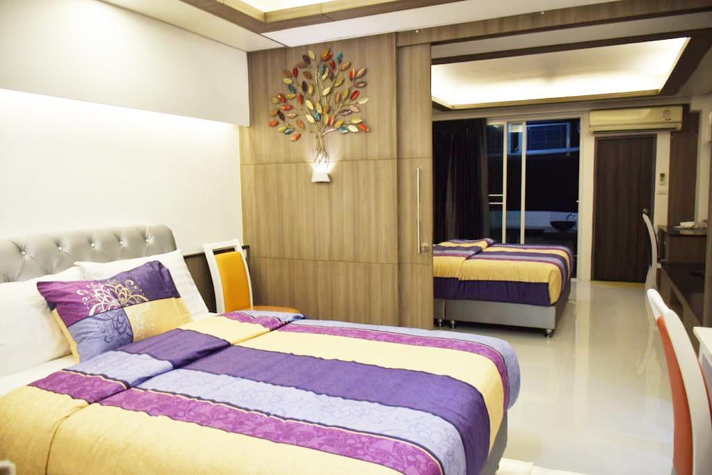 Family Suite Room Pratunam Бангкок Экстерьер фото